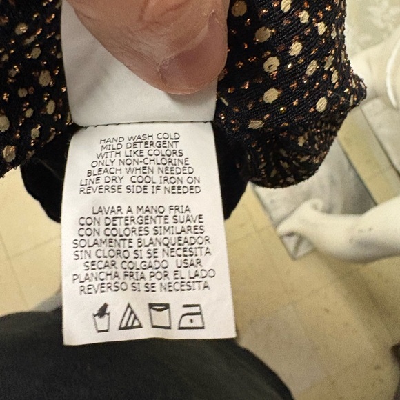 Chic Black and Gold Patterned Jacket - Picture 9 of 9